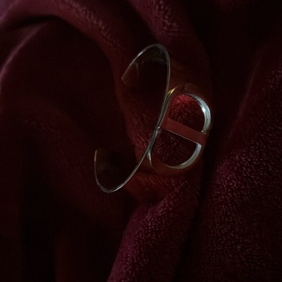 Vintage fashion gold statement Bangle bracelet - Picture 4 of 9